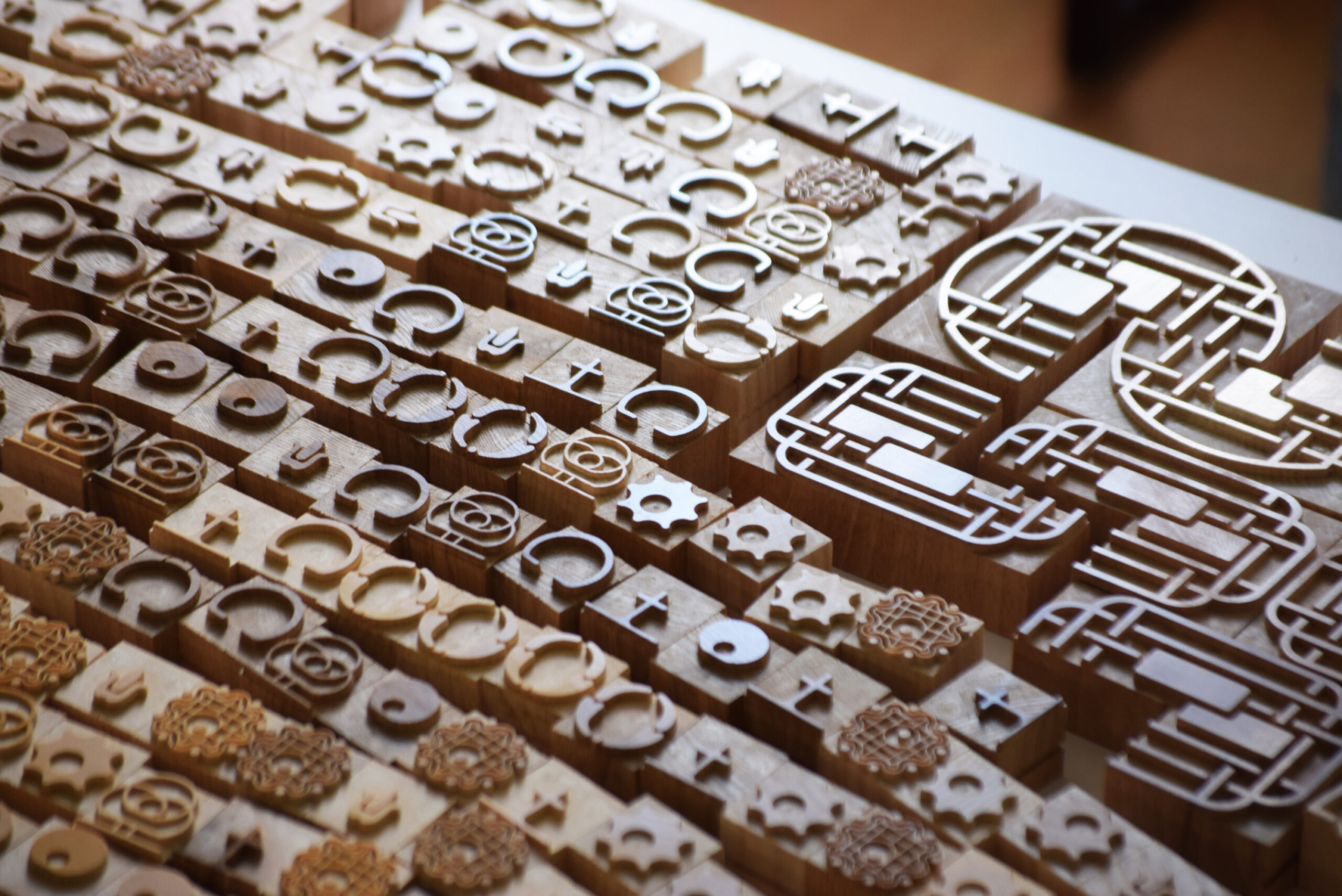 Parsons Ornaments - Wood type - Image 4